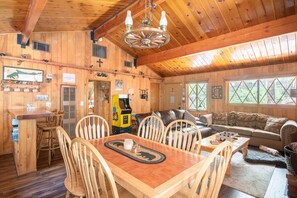 Interior - PRIME Location~Walk to Ski Shuttle ~ Fully Fenced ~ EV Charger ~ Mini Sled Hill (Big Bear Lake)
