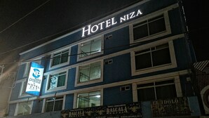 Front of property - Hotel Niza Palace (León)