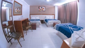 Iron/ironing board (on request), WiFi (free), bed sheets - Hotel Niza Palace (León)