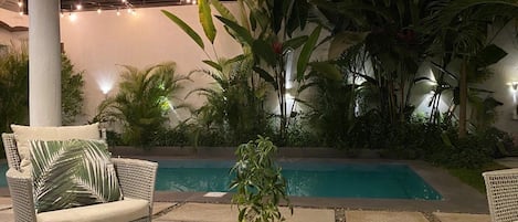 室外游泳池