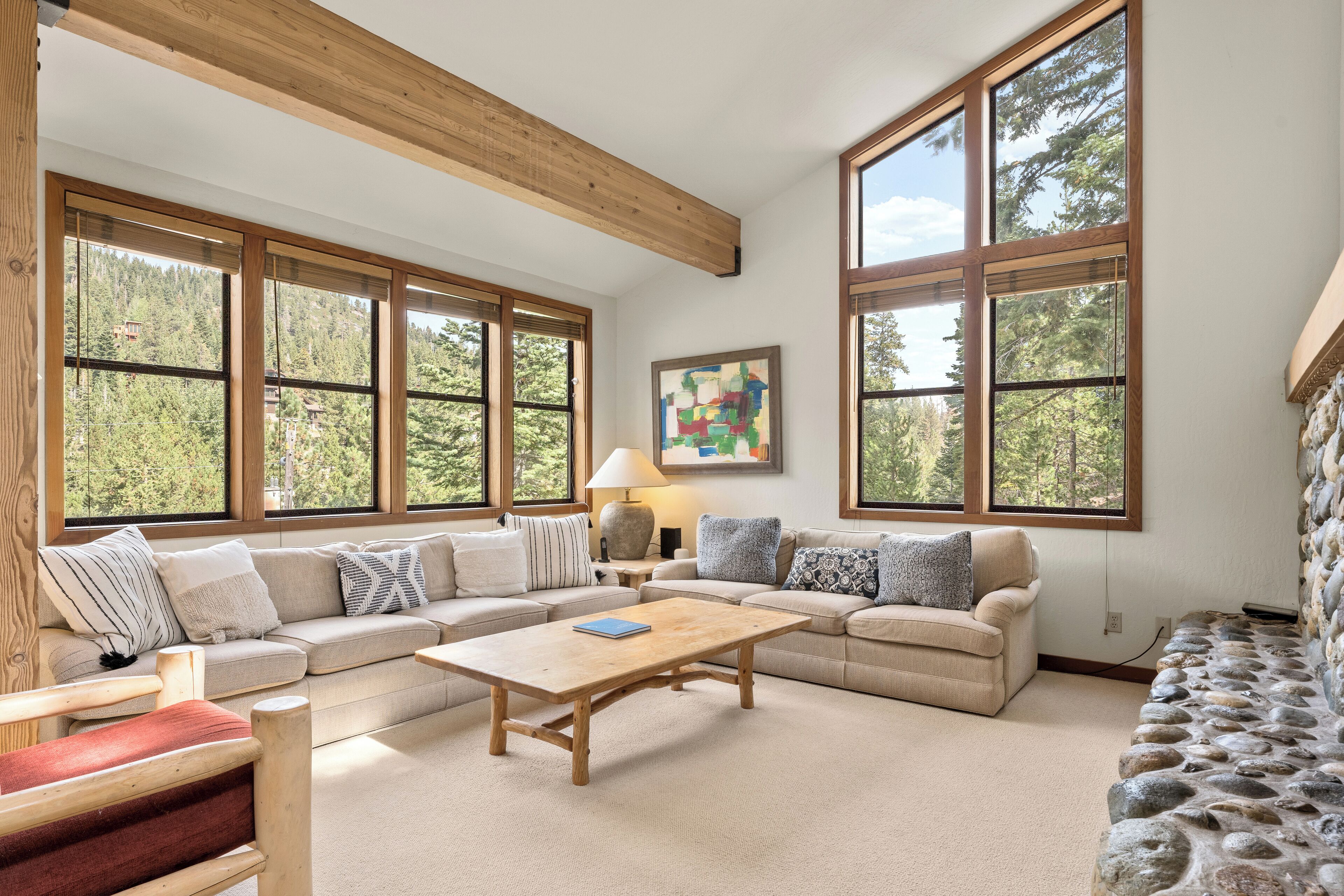 Televisor intel·ligent, llar de foc, reproductor de DVD i oficines 