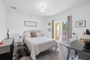 3 bedrooms, in-room safe, desk, iron/ironing board
