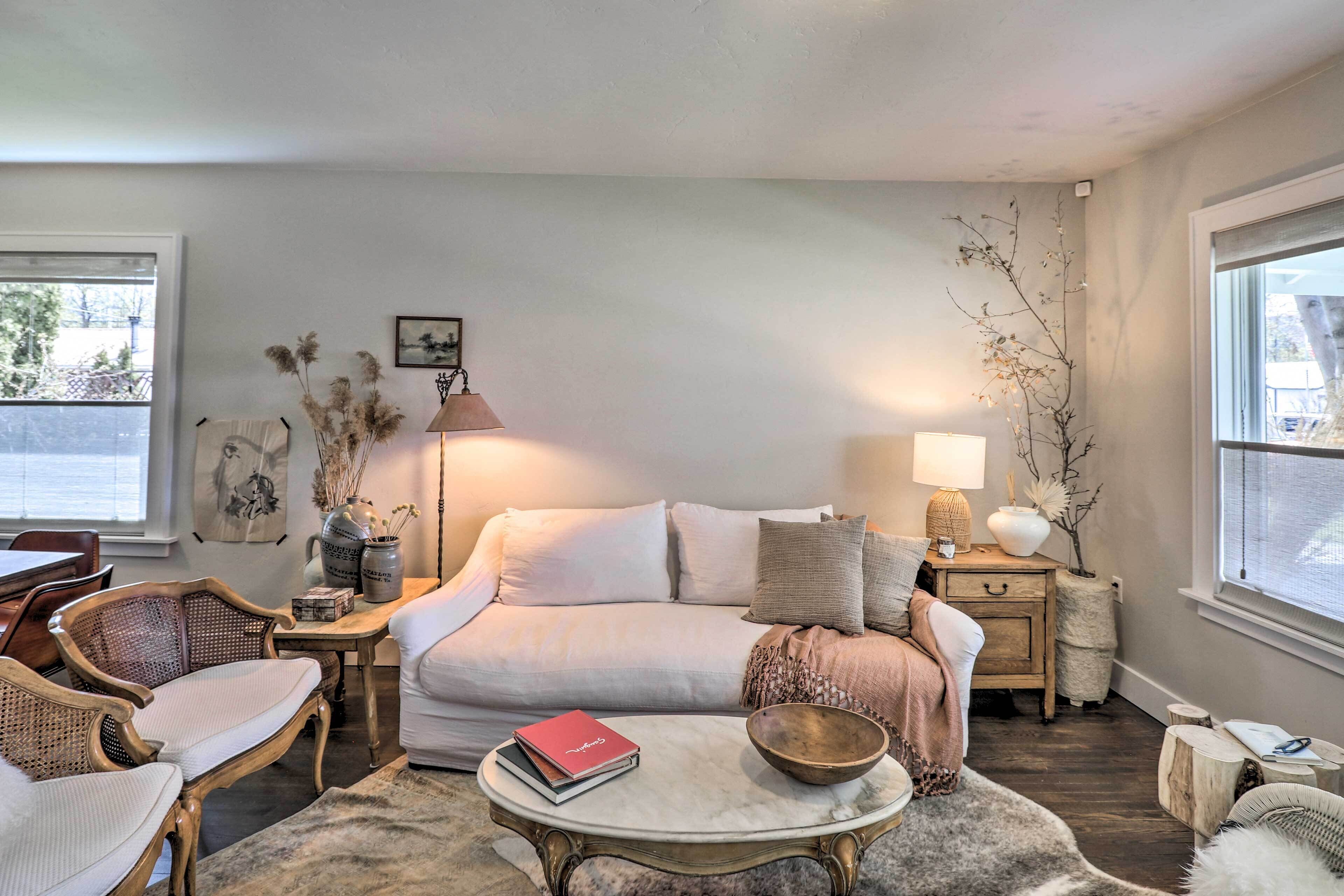 Luxe Glacier Getaway: Walk to Downtown Kalispell!