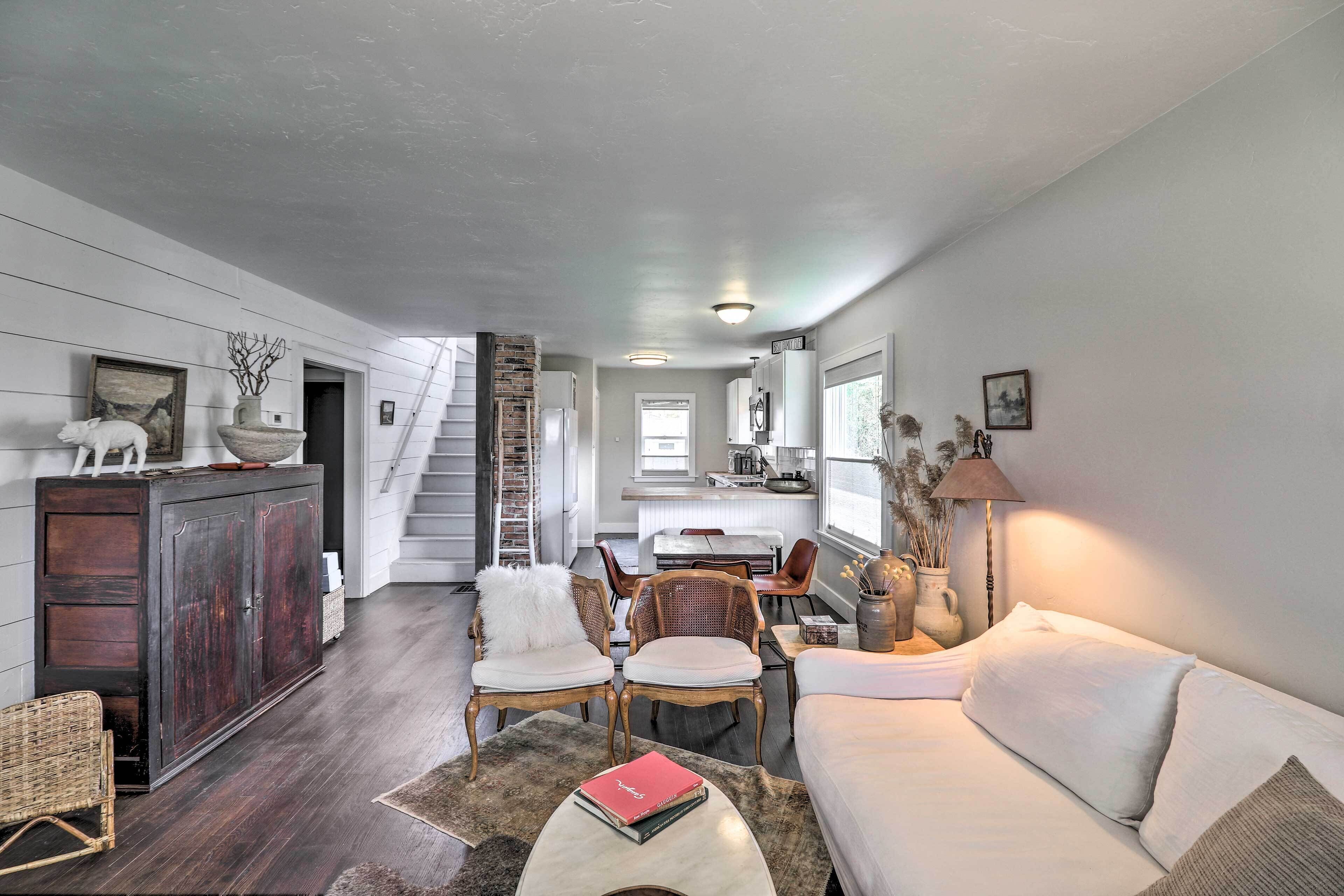 Luxe Glacier Getaway: Walk to Downtown Kalispell!