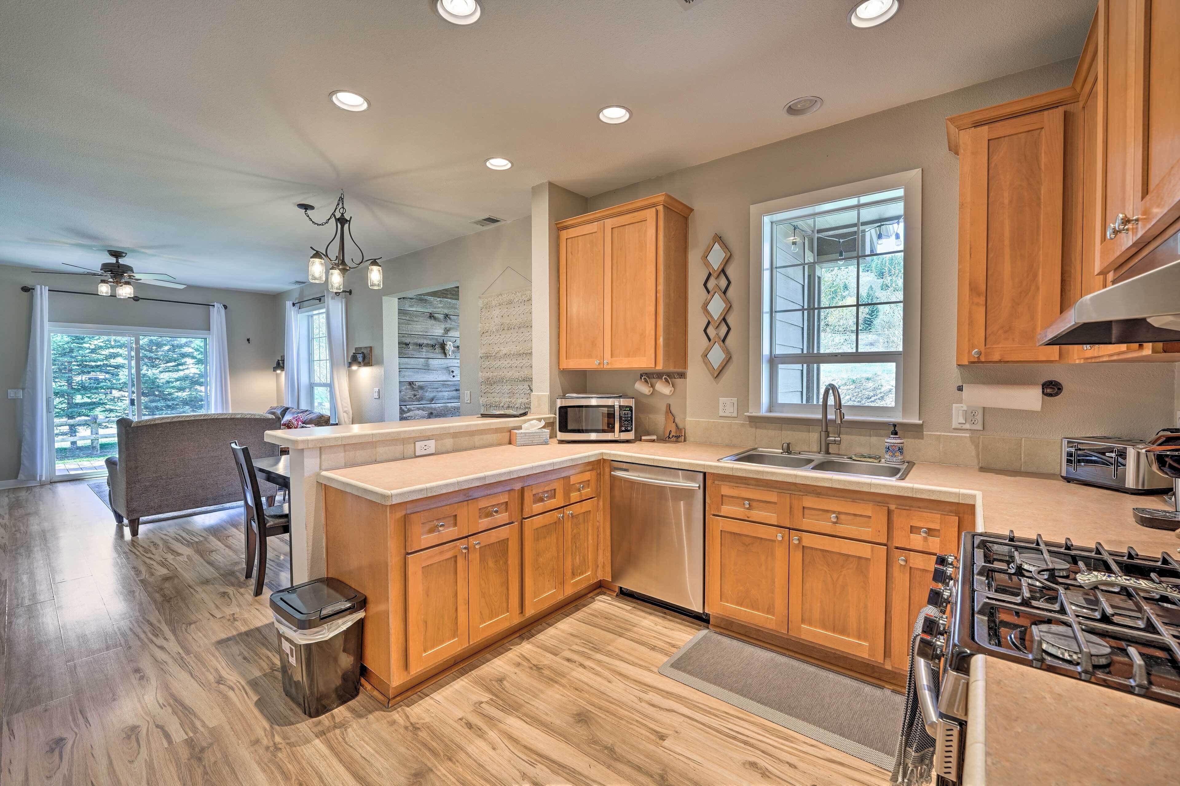 Year-Round Mountain Retreat: Ski, Hike + Bike