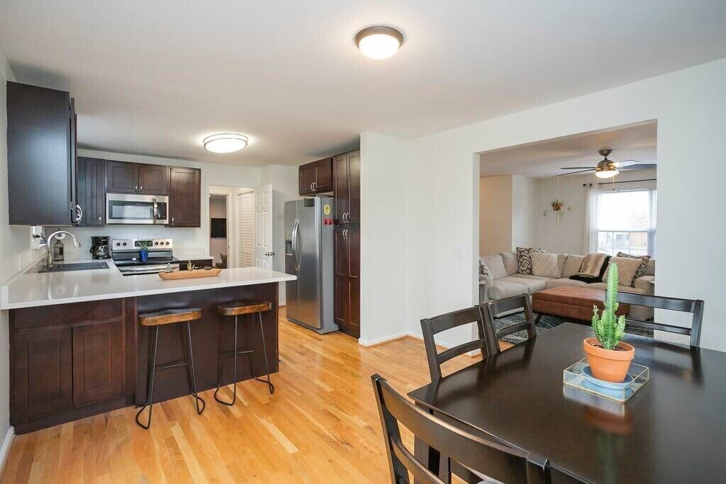 This house is a 4 bedroom(s), 3 bathrooms, located in Nashville, TN.