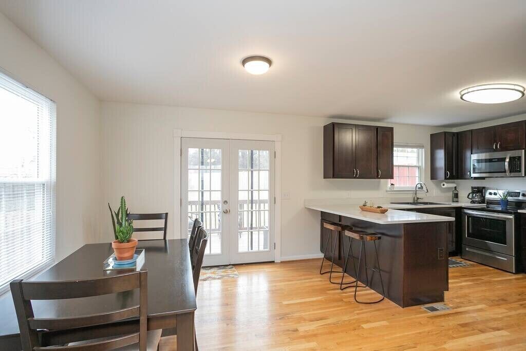 This house is a 4 bedroom(s), 3 bathrooms, located in Nashville, TN.