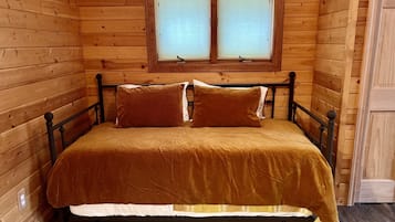4 habitaciones, tabla de planchar con plancha y cuna de viaje