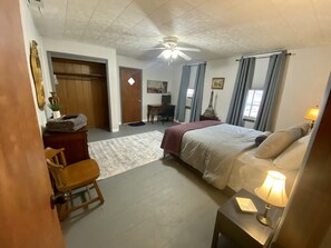 4 bedrooms, WiFi, bed sheets