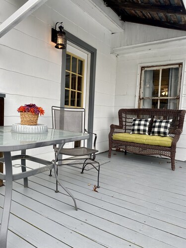 Country Townhouse near Osage River: Go boating, UTV gravel roading, fishing!