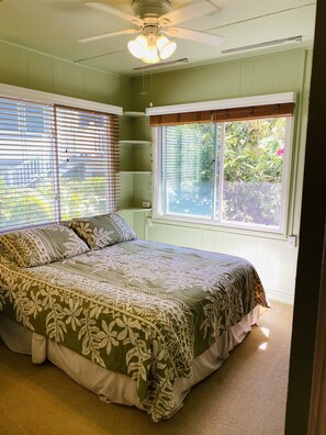 4 bedrooms, desk, iron/ironing board, free WiFi