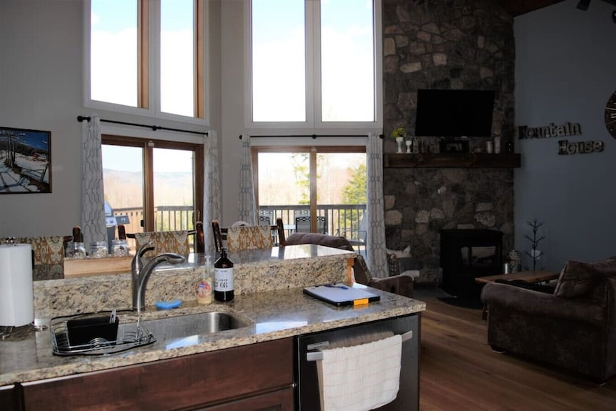 Chalet With Amazing Views+ Hot Tub + Privacy - Vermont