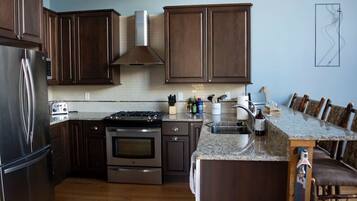 Fridge, microwave, oven, dishwasher