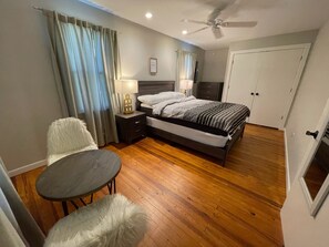 3 makuuhuonetta, silitysrauta/-lauta, ilmainen Wi-Fi, vuodevaatteet