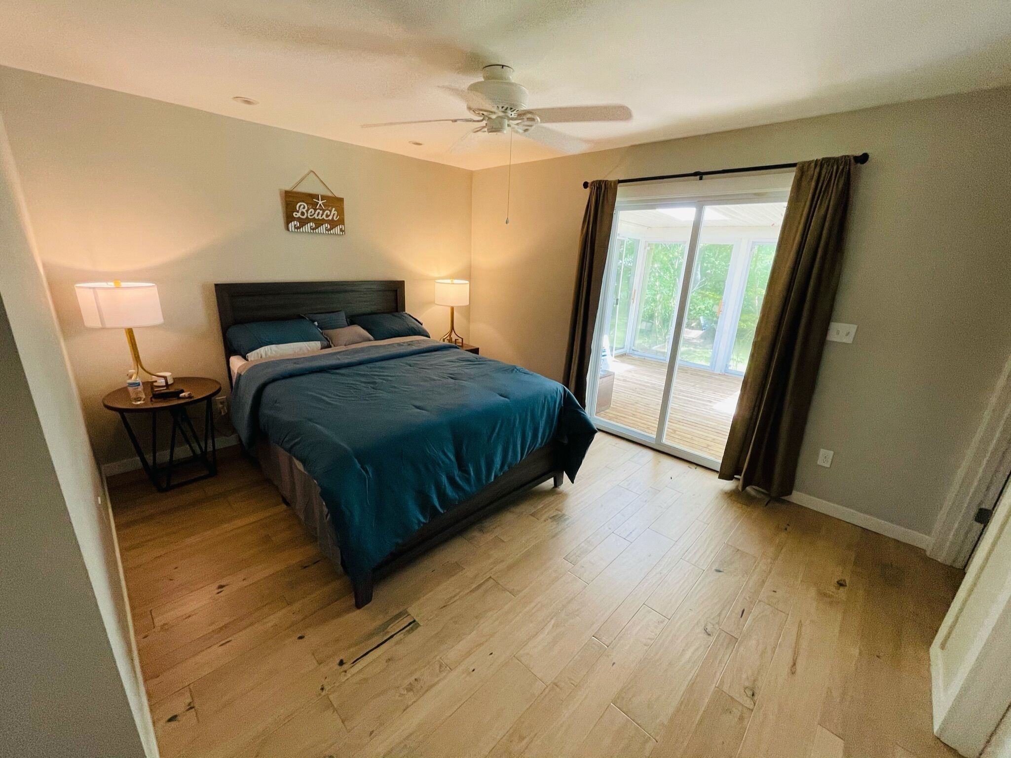 3 slaapkamers, een strijkplank/strijkijzer, gratis wifi, beddengoed