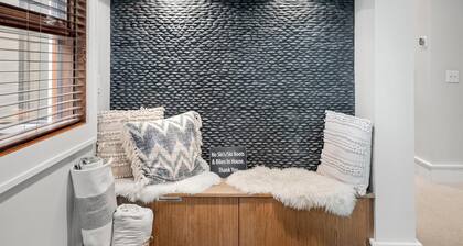 Fitzsimmons Walk 39 | Walk to village, hot tub, modern, flexible bedding