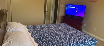 Affordable Luxury Apartment (11 min drive from Airport)