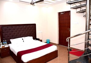 Quarto superluxo | Escrivaninha, camas extras/dobráveis (sobretaxa), roupa de cama