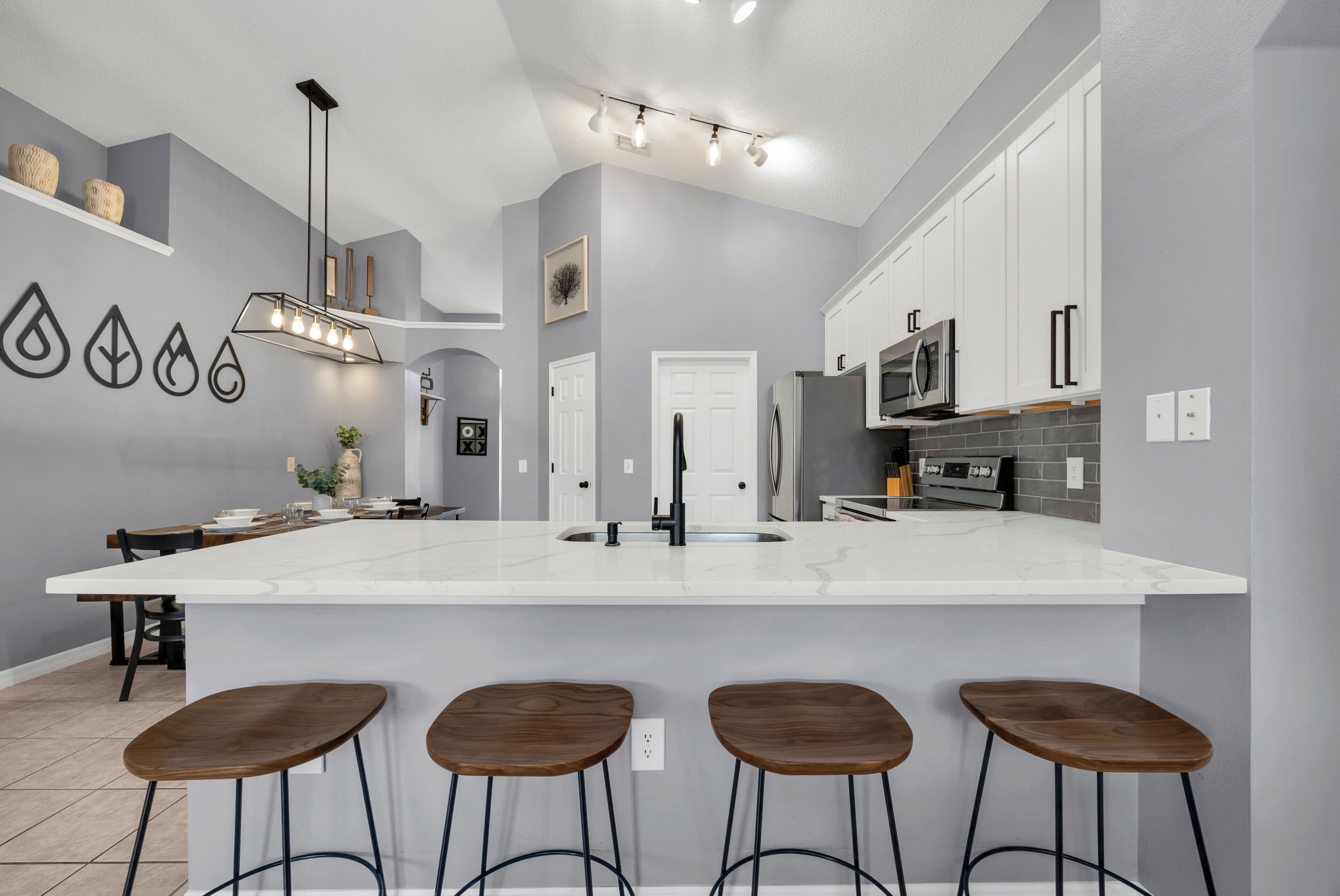 Refrigerador, microondas, horno, placa de cocina