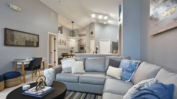 Smart-tv och bordsfotboll