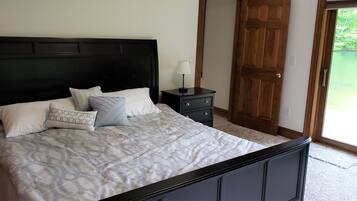 4 habitaciones, tabla de planchar con plancha y cuna de viaje