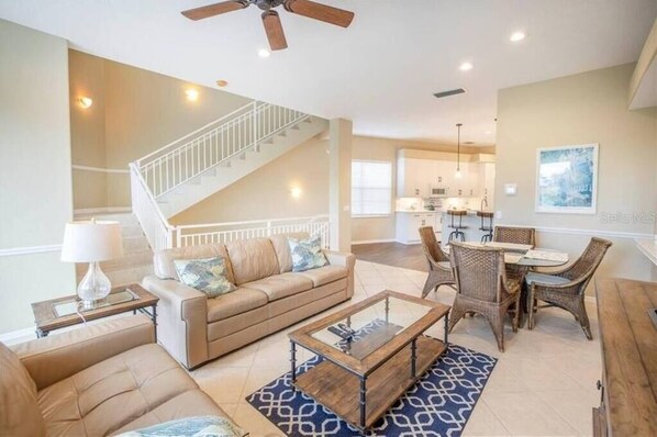 TV - Siesta Sunrise-Just steps to the beach and village (Siesta Key)