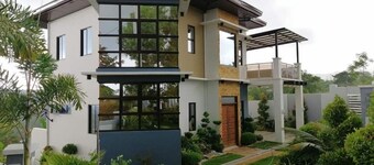 Villa - Sleeps 10 - Communal Pool - Parking