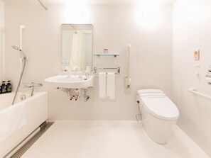 Chambre avec lits jumeaux, non-fumeurs (Universal) | Salle de bain | Ensemble douche/baignoire, baignoire relaxante profonde
