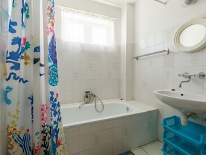 Bathroom - Vacation home Csilla by Interhome (Balatonfenyves)