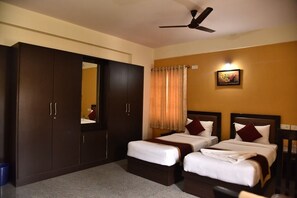 Deluxe Room - Banjaara Suites (Bengaluru)