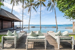 Property grounds - Secluded Beachfront Villa Manis, 5br, Candidasa (Manggis)