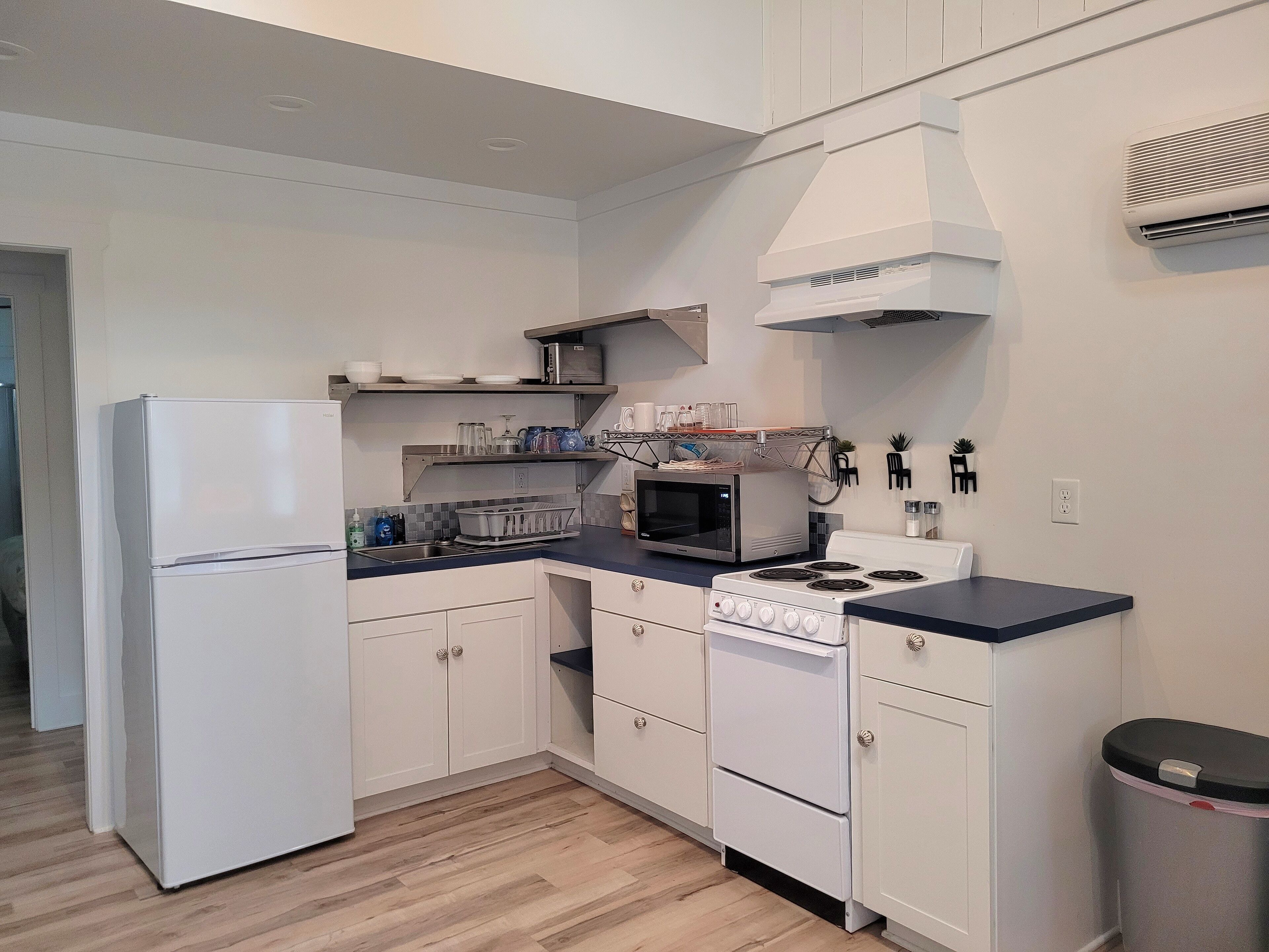 Tradewinds - Quaint Apartment in the Village