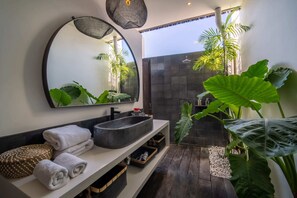 Bathroom - Fantastic Villa, 4br, Umalas (Kerobokan)