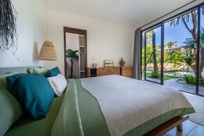 4 bedrooms, desk, laptop workspace, iron/ironing board - Fantastic Villa, 4br, Umalas (Kerobokan)