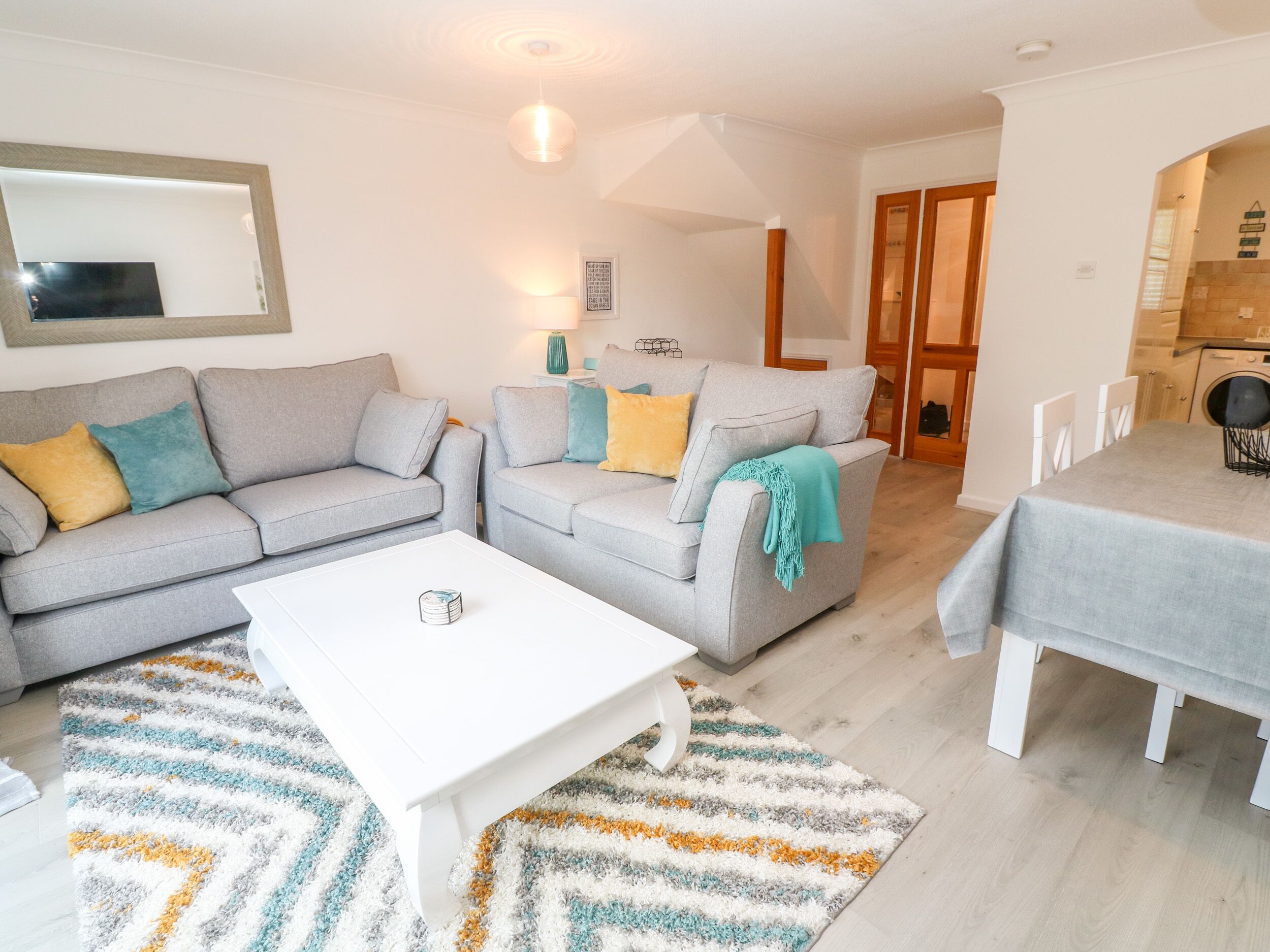 SEAGLASS, family friendly, with pool in Maenporth, Cornwall