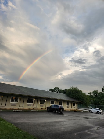 Exterior. Glenwood Inn - Stroudsburg