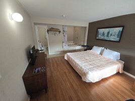 Escritorio y ropa de cama 