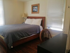 3 bedrooms, desk, free WiFi, bed sheets - Walking distance to Seattle Capitol Hill and downtown #2 (Seattle)