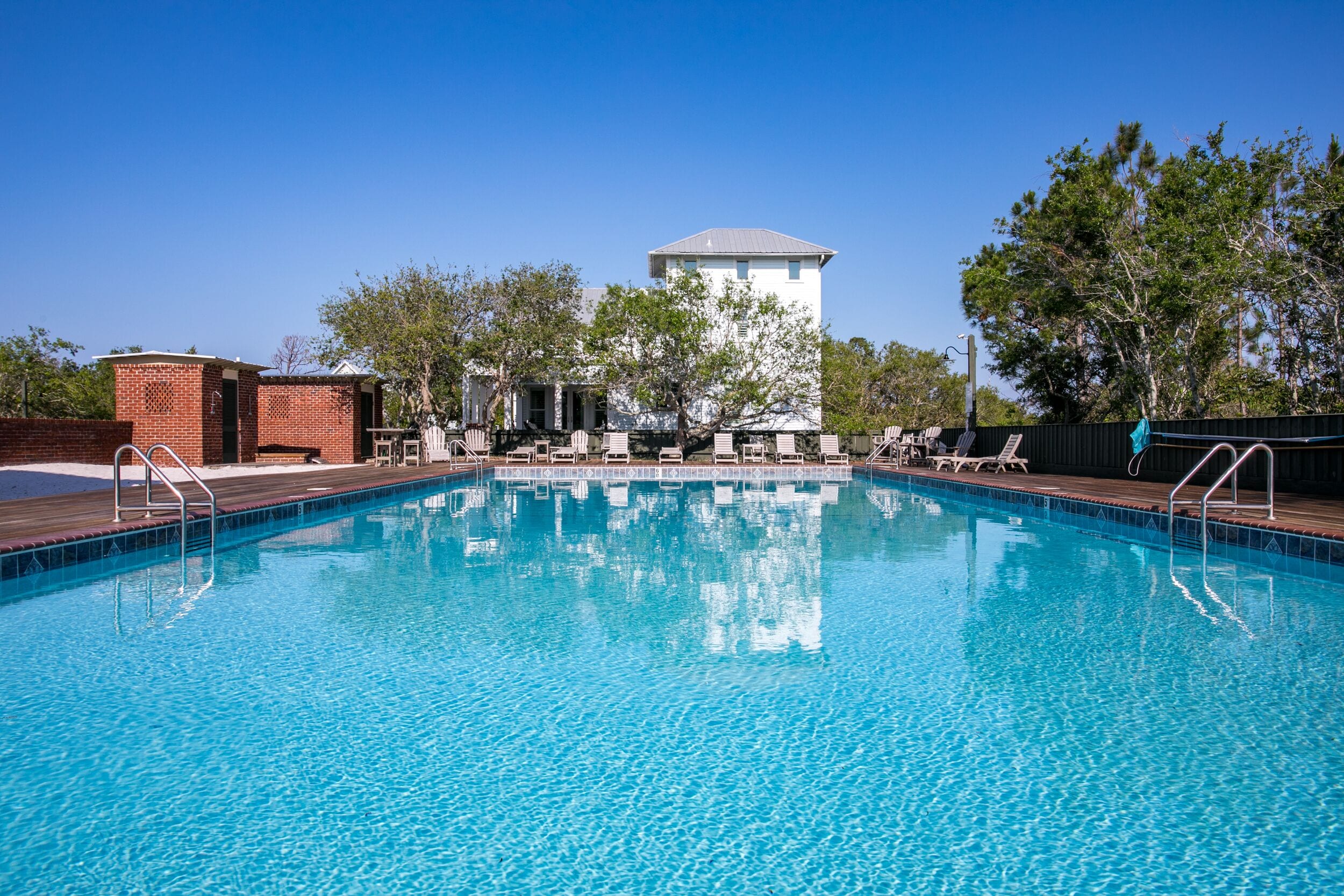 3 Stories of Unforgettable Wrap around Porches and Views