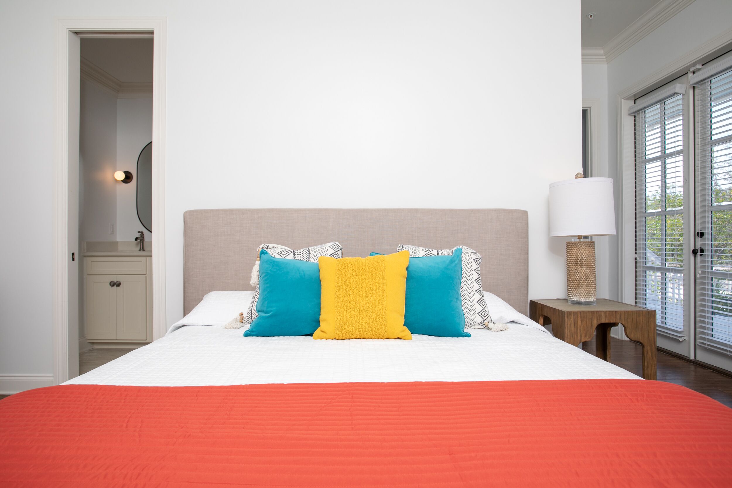 3 Stories of Unforgettable Wrap around Porches and Views