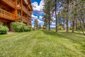 Property grounds - Uptown Relaxed Condo-Close to Amenities, Boutique Shops, & Cafes! (Pagosa Springs)