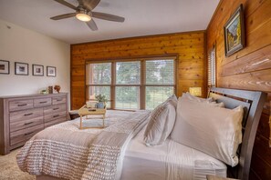Room - Uptown Relaxed Condo-Close to Amenities, Boutique Shops, & Cafes! (Pagosa Springs)