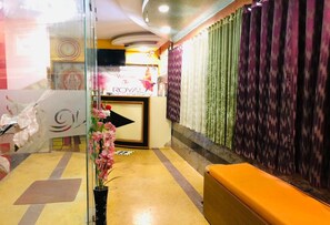 Lobby - Royal Residency (Sriperumbudur)