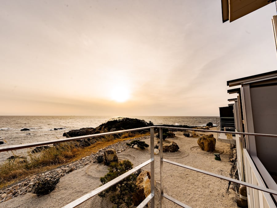 Gallery Double Room, 1 King Bed, Garden View | Terrace/patio