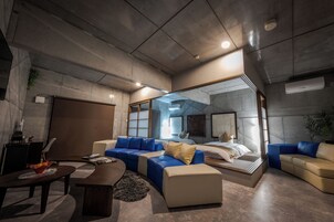 Executive Quadruple Room, 1 Bedroom, Terrace, Ocean View | Down comforters, free WiFi, bed sheets