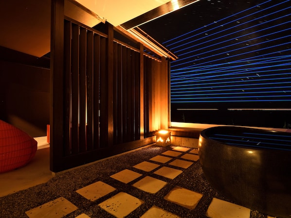 Comfort Double Room, 1 King Bed, Ocean View | Bathroom | Separate tub and shower, spring water tub, hydromassage showerhead
