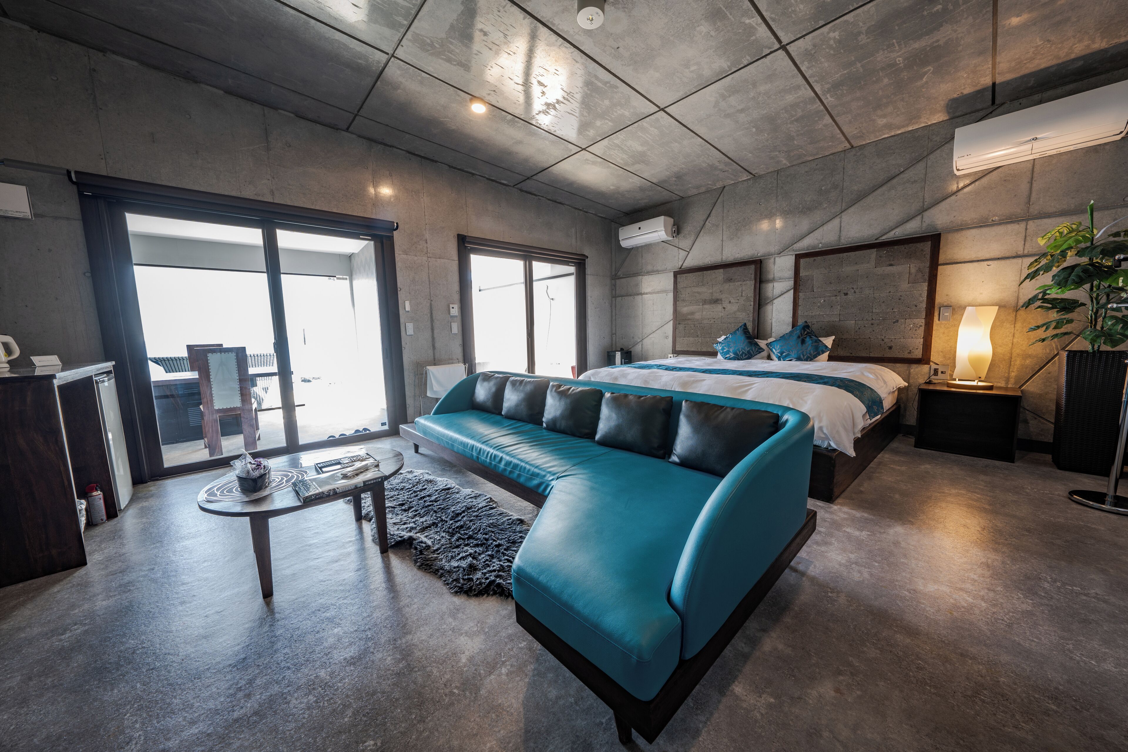 画廊双人房, 1 张特大床, 花园景观 | 羽绒被、免费 WiFi、床单