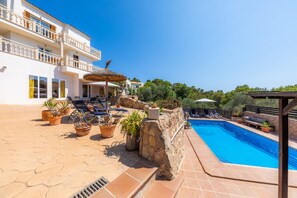 Pool - Beautiful Villa Sol near the Sea with Pool & Wi-Fi (Cala Figuera)