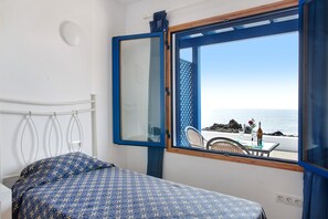 2 chambres, fer et planche à repasser, accès au Wi-Fi (inclus)