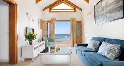Vacation Home "Casita Martina" with Sea View, Wi-Fi, A/C & Private Terrace